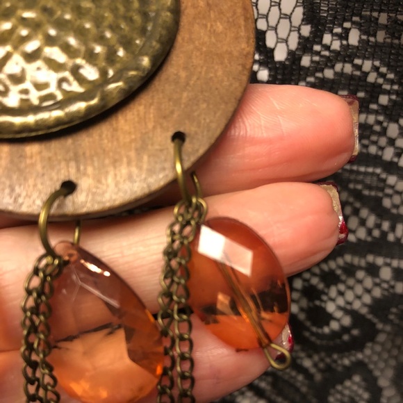 LACE FRONT TOP WITH DETACHABLE NECKLACE - Picture 14 of 16